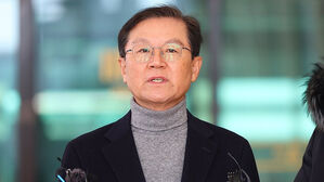 윤 대통령 측 첫 변론 앞 잇단 메시지&hellip;체포시도 반발&middot;헌재 출석 강조