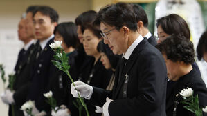 권성동, 제주항공 참사현장 찾아 "유족 생활안정 최대한 지원"
