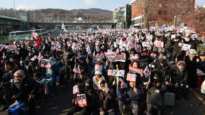 윤 대통령 편지 후 SNS서 고개 드는 과격 주장&hellip;충돌 가능성에 우려도