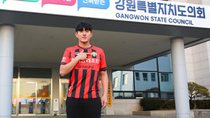 프로축구 강원, 국가대표 출신 측면 수비수 홍철 영입