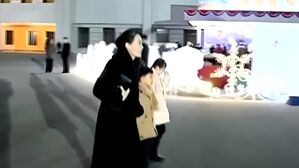 남녀 아이와 신년 행사 동행한 김여정(사진=로이터 영상 캡처, 연합뉴스)