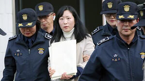 존속살해 무기수 김신혜 재심서 무죄&hellip;사건 발생 24년 만