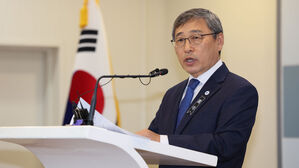 정근식 서울교육감 "사교육업체 문항거래 교원들, 단호히 징계"