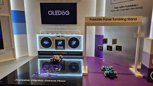 CES 2025, '로봇 개'가 공중제비하며 걷어차도 멀쩡한 OLED 패널