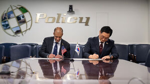 한미 한반도 핵억제 핵작전 지침 서명하는 NCG 대표 (사진=국방부 제공, 연합뉴스)