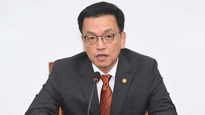 최 대행, 고교 무상 연장 &middot; AI교과서 자료규정법 거부권 행사할 듯