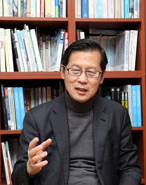 연합뉴스와 인터뷰 중인 정성장 세종연구소 한반도전략센터장 (사진=연합뉴스)