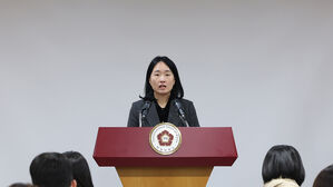헌재, '기피신청' 오후 2시 전 결론&hellip;"국회 측, 증인 5명 신청"