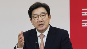"인간적 도리" 여당 의원들 윤 대통령 접견 추진&hellip;일각선 "반대"