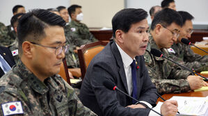 질의에 답하는 김선호 국방부 장관 직무대행(사진=연합뉴스)