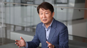 [속보] 권영진 "윤 대통령 '불법&middot;부당한 영장 집행이지만 응할 수밖에' 얘기"