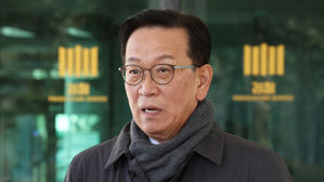 입장 발표하는 윤석열 대통령 측 석동현 변호사(사진=연합뉴스)
