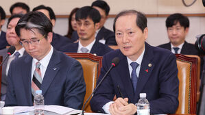 답변하는 이완규 법제처장(사진=연합뉴스)
