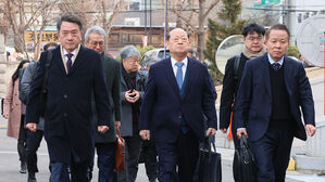 국회 측 "윤 대통령은 헌법의 적&hellip;신속히 만장일치 파면해달라"