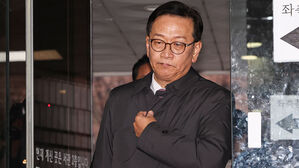 윤 측 석동현 "법원 판단 존중&hellip;구속영장 청구 대비에 최선"