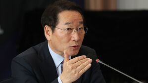경찰, 유정복 대선경선 캠프 공무원 강제수사&hellip;인천시청 압수수색