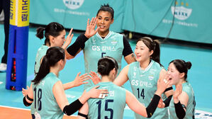 프로배구 최하위 GS칼텍스, 실바 앞세워 페퍼에 완승