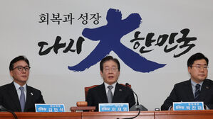 발언듣는 이재명 대표(사진=연합뉴스)