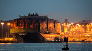 "'트럼프 눈독' 파나마항 매각, 더 큰 중국 암초 만났다"