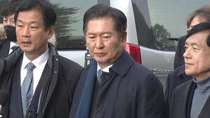 국회 측 "윤 대통령 사법시스템 부정이 폭동 사태로&hellip;신속 파면해야"