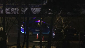 서울구치소 방면으로 향하는 윤 대통령 탑승 추정 호송차량(사진=연합뉴스)