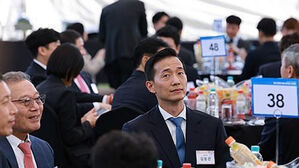 김동관 한화그룹 부회장, 트럼프 취임식 참석&hellip;VIP 무도회도 초청받아