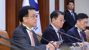[속보] 최 대행 "헌재&middot;법원 등에 경찰기동대 24시간 상시 배치"