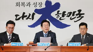 최고위원회의에서 발언하는 이재명 대표(사진=연합뉴스)