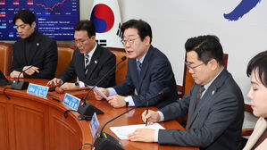 최고위원회의에서 발언하는 이재명 대표(사진=연합뉴스)