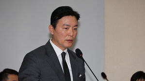 민주 "이벤트 회사냐"&hellip;'윤석열 대통령 생일잔치' 추궁