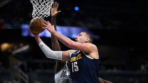 '요키치 트리플더블' 덴버, 필라델피아에 35점 차 대승