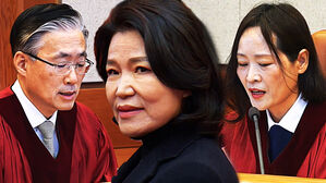 "4가지 탄핵 소추 사유, 모두 인정 안 됩니다"&hellip;이진숙 탄핵 '4대 4 동률' 재판관 찬반 의견 들어보니 [영상]
