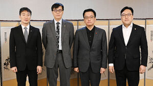 '내수 위기' 긴급수혈 시급한데&hellip;딜레마에 빠진 추경론