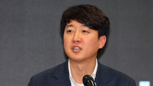 이준석 "부정선거 음모론 전쟁 선포&hellip;황교안&middot;전한길 토론하자"