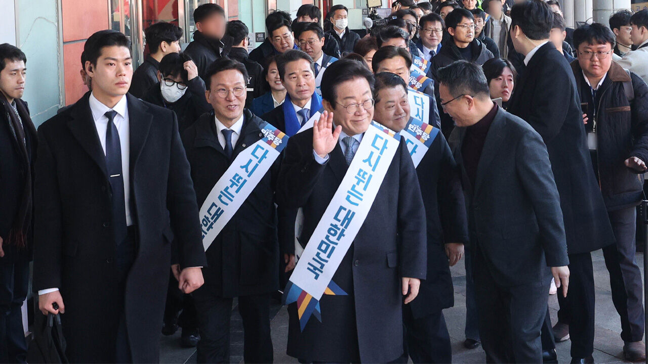 설 귀성 인사하는 이재명 대표