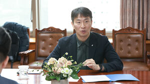 이복현 "고금리 예상보다 장기화할 수도&hellip;기업 자금조달 종합 점검"
