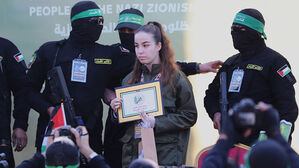 이스라엘-하마스, 수감자 · 인질 3차 교환…팔 군중 한때 소동