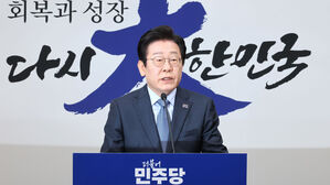 이재명 "일 국방력, 위협 안돼&hellip;'셰셰' 발언, 실용외교 강조"