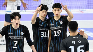 현대캐피탈, 삼성화재 꺾고 16연승&hellip;GS칼텍스는 도로공사전 첫승