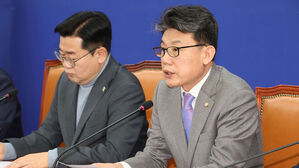 진성준 "반도체법 이달 처리하자&hellip;52시간 규정, 추후 수정 용의"