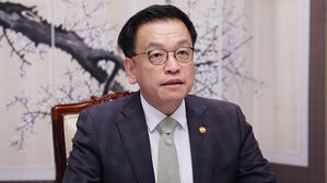 최상목 대행 "미국 관세 유예 다행&hellip;확대 가능성에 체계적 대응"