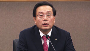 '손 전 회장 부당대출' 730억 원&hellip;다른 은행도 줄줄이