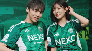 K리그1 전북, 새 시즌 유니폼 공개&hellip;매인 스폰서 'NEXO'