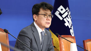 발언하는 진성준 정책위의장(사진=연합뉴스)