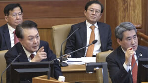 헌재 탄핵 심판 출석한 곽종근 전 특전사령관 증언 들은 뒤 발언하는 윤 대통령(사진=헌법재판소 제공, 연합뉴스)