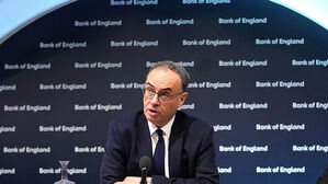 영국 기준금리 4.5%로 인하&hellip;BOE 총재 "향후 인하 신중"