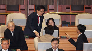 김문수 "이재명, 말과 행동 달라&hellip;헌법 지금 지키는 게 중요"