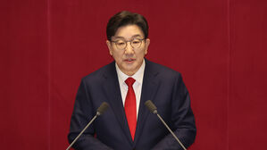 권성동 "권력분산 개헌해야&hellip;민생 추경 필요"
