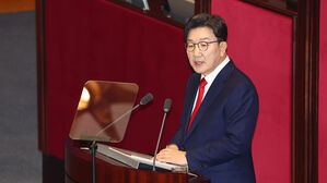 권성동 "대통령&middot;의회 권력분산 개헌해야&hellip;민생 추경 필요"