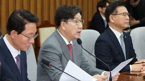 국민의힘 권성동 원내대표가 12일 서울 여의도 국회에서 열린 원내대책회의에서 발언하고 있다. (사진=연합뉴스)